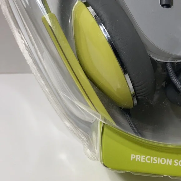 Nakamichi Amplified Stereo Headphones Wired Mic Remote Green Adjustable NWT - Picture 4 of 16